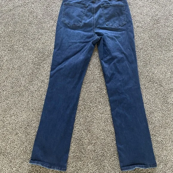 NYDJ Curve Shaper Marilyn Straight Jeans in Underground Wash, Size 8 - Picture 13 of 14